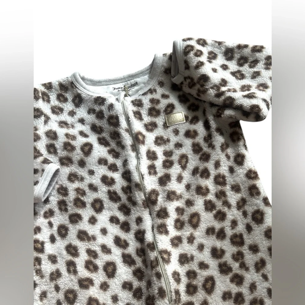 Juicy Couture Cheetah Animal Print Sleeper Romper Infant‎ Girl 12-18 Months